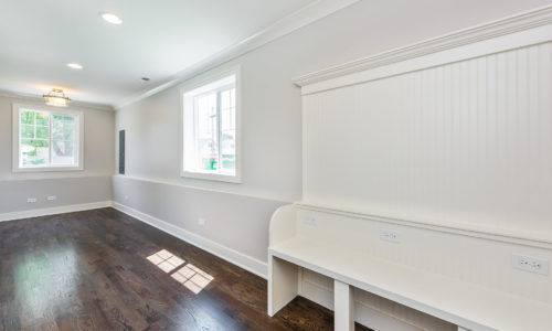 05_9319STrumbullAve_195_Mudroom_HiRes
